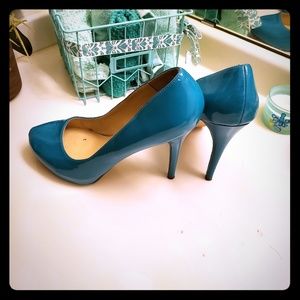 Turquoise blue heel